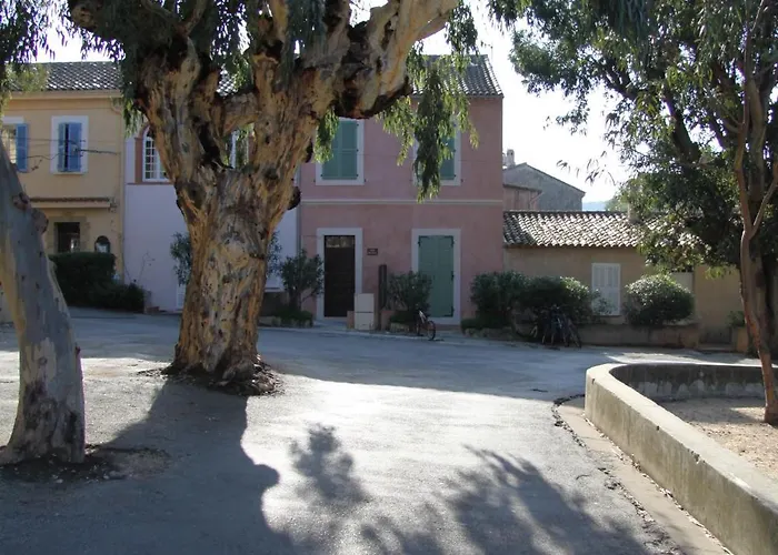 Maison De Pecheur A Porquerolles